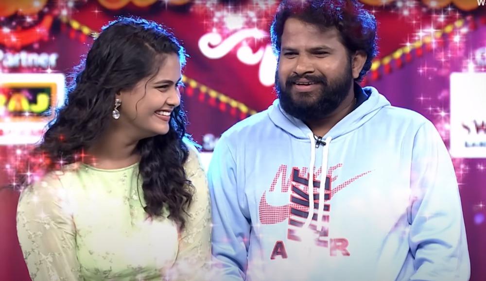 Hyper Aadi Introduced His Girl Friend at Sridevi Drama Company
