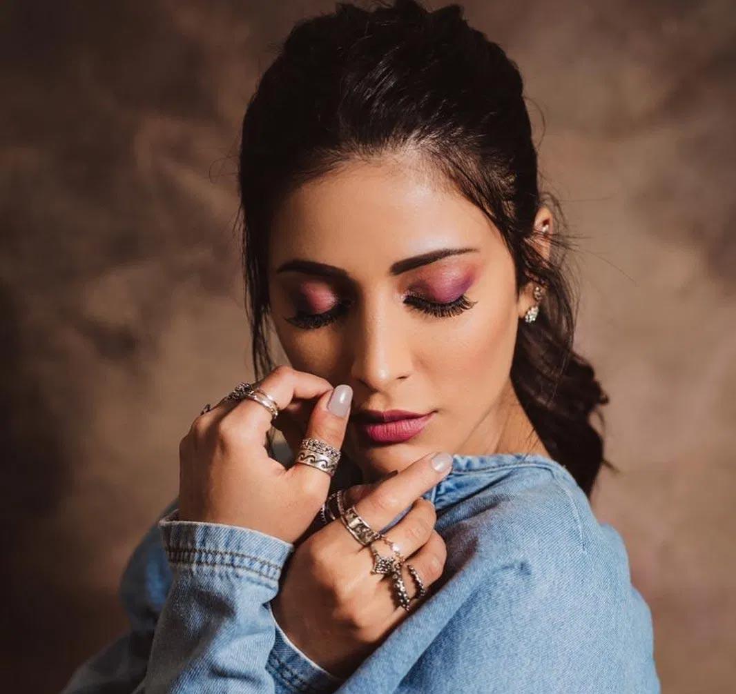 I am learning new life lessons everyday says Shruti Hassan