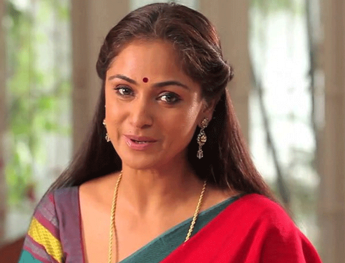 I am not keen on doing mother roles: Simran