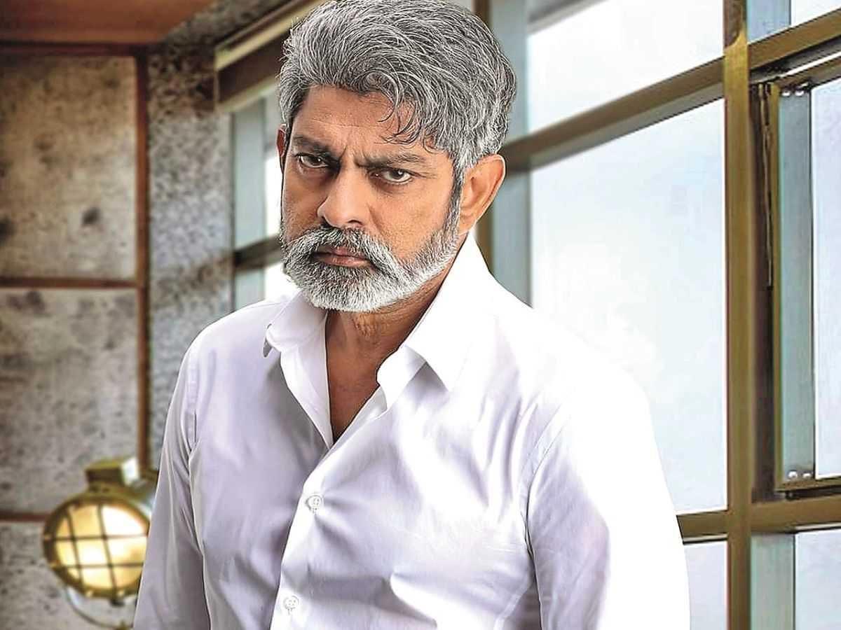 I stopped praising everyone: Jagapathi Babu