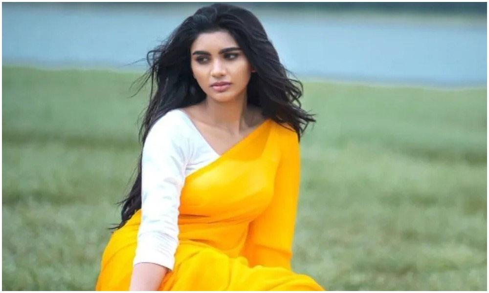 Jabardast Varsha Fire on Fake News