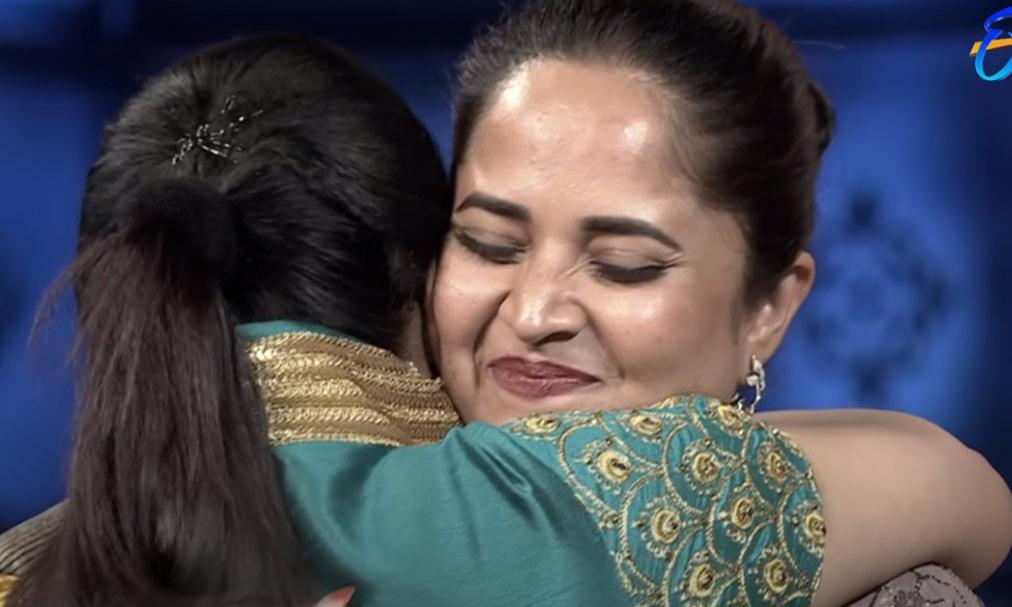 Jabardasth new anchor name viral for after Anasuya Bharadwaj