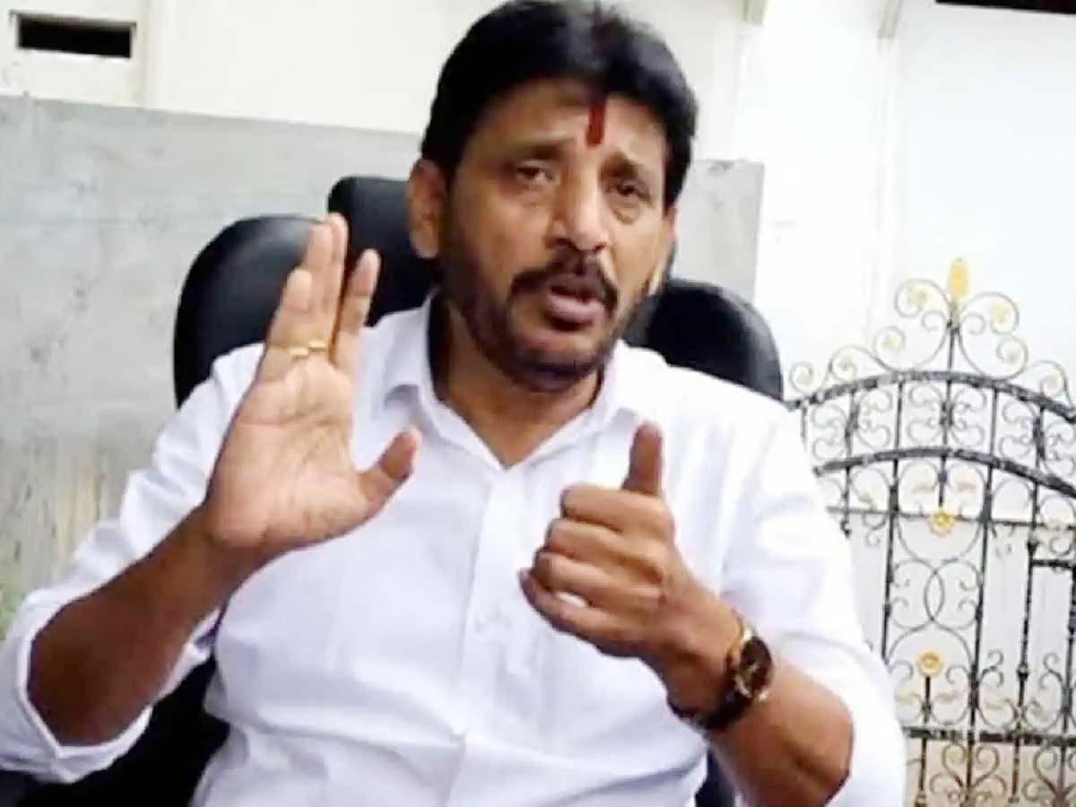  Jagan suspends key leader from party