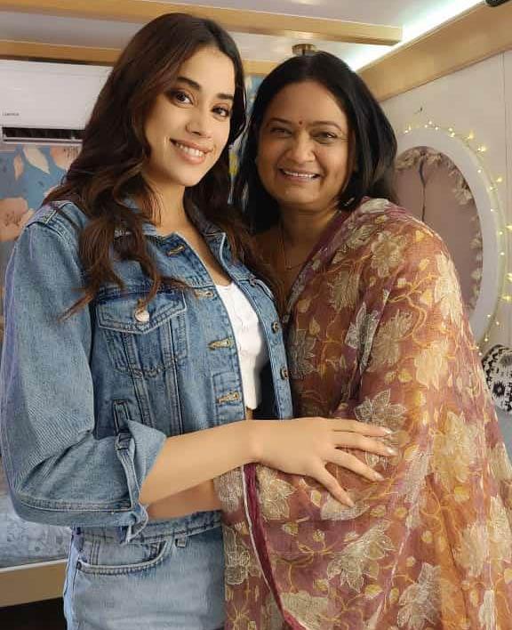 Janhvi with Madhavi Devarakonda