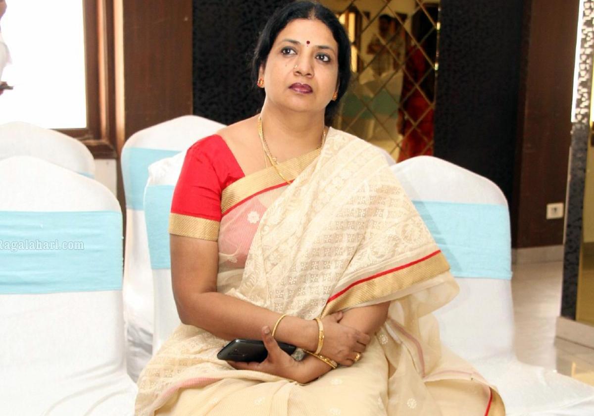 Jeevitha Rajasekhar Shocks with Nagendra Babu Phone Call