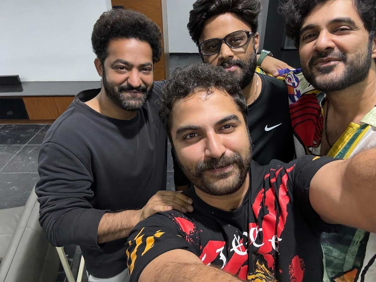 Jr NTR enjoys Tillu Squar