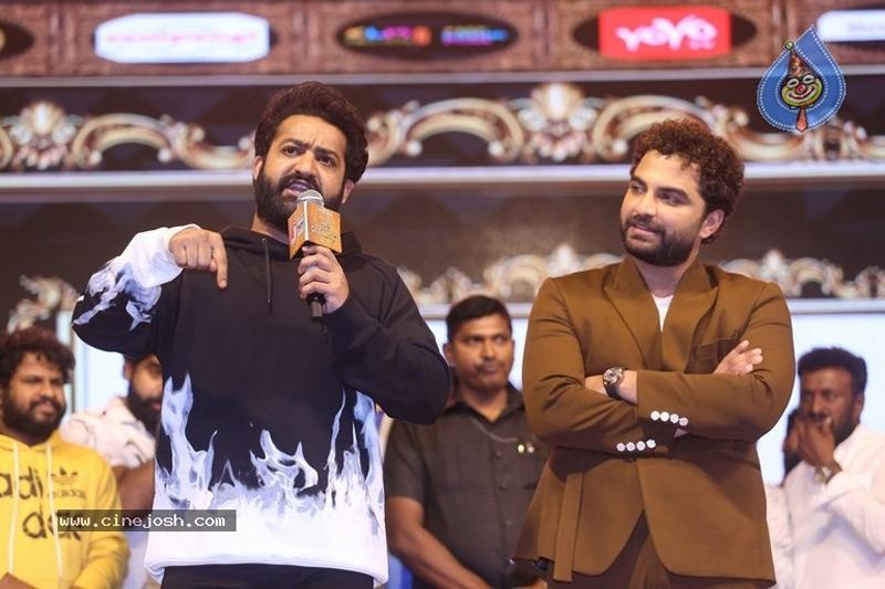 Jr NTR Shocking Comments at Das Ka Dhamki Pre Release Event