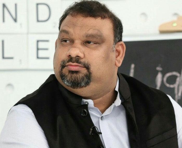 Kathi Mahesh Again Comments on Pawan Kalyan
