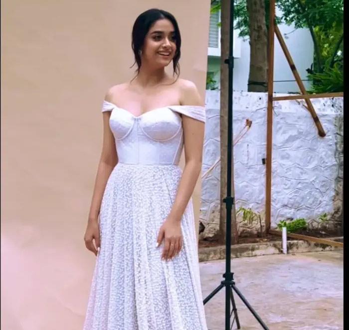 Keerthy Suresh latest Glamour pic 