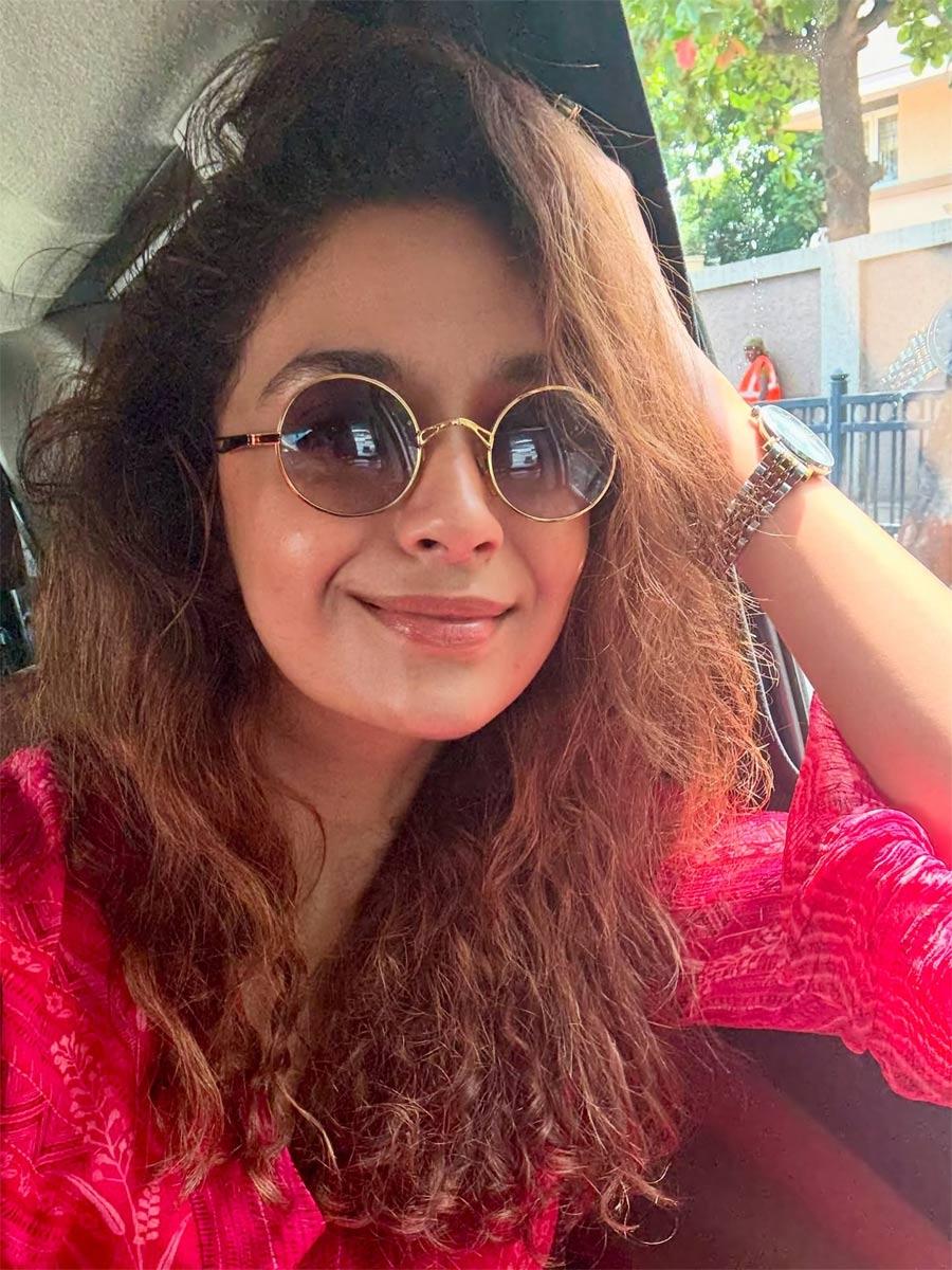 Keerthy Suresh lovely pics set the weekend vibes