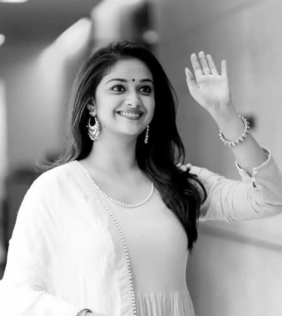 Keerthy Suresh to play Chiranjeevi sister in Vedalam remake?
