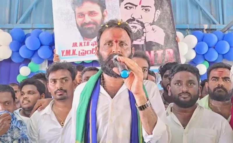 Kodali Nani begging NTR fans