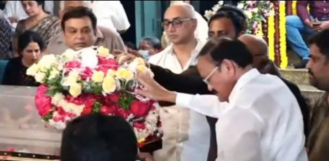 Krishna last rites with official ceremonies