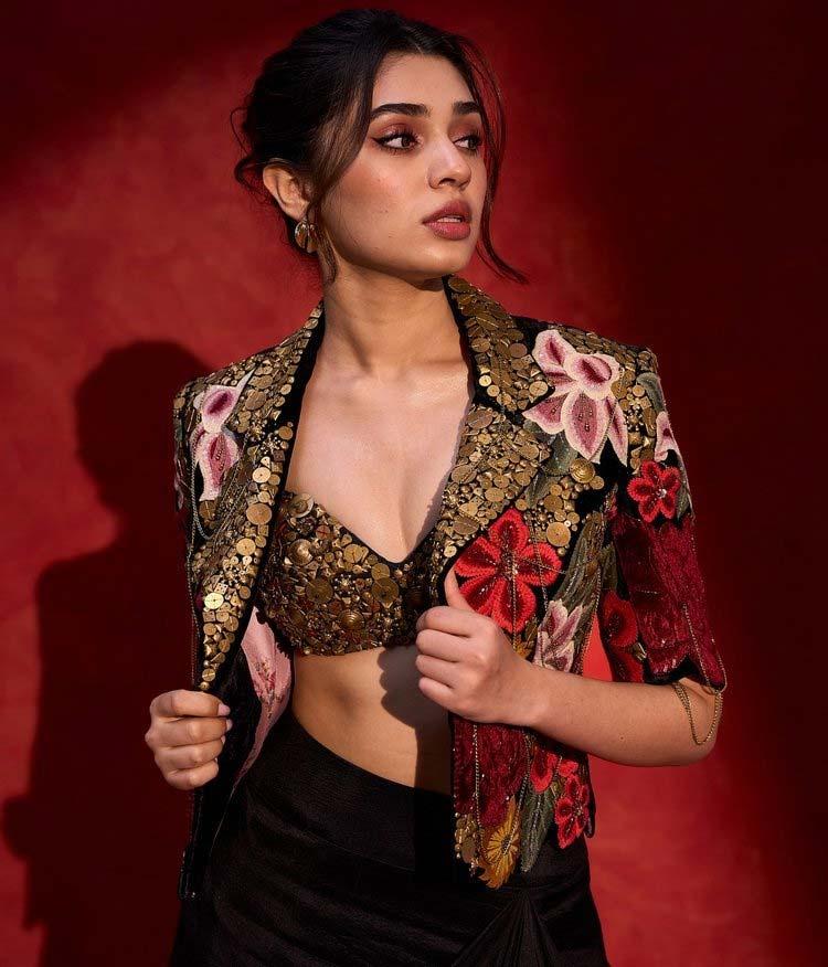 Krithi Shetty Glamour Look