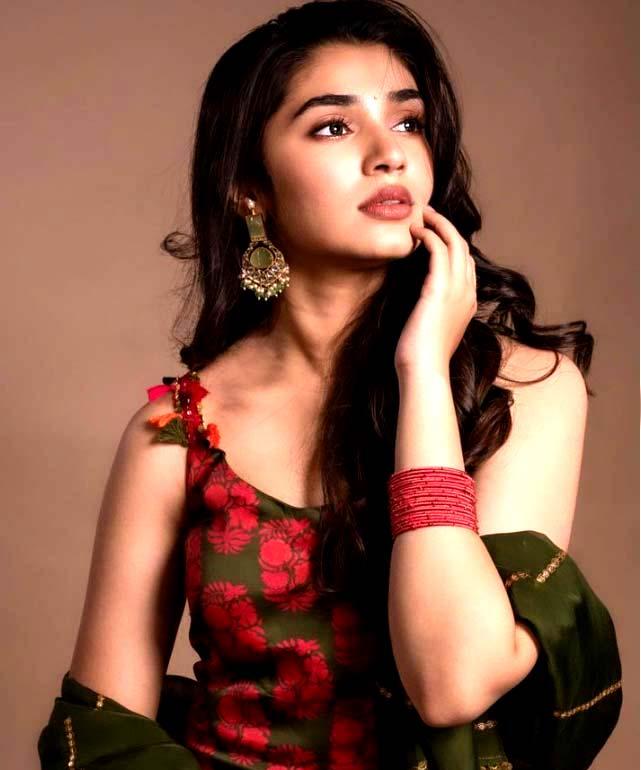 Kriti Shetty latest photoshoot viral 