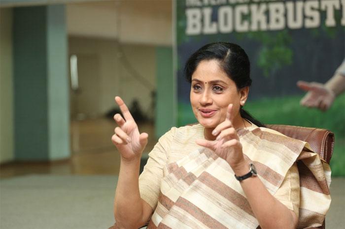 Lady Amitabh VijayaShanthi Talks About Sarileru Neekevvaru