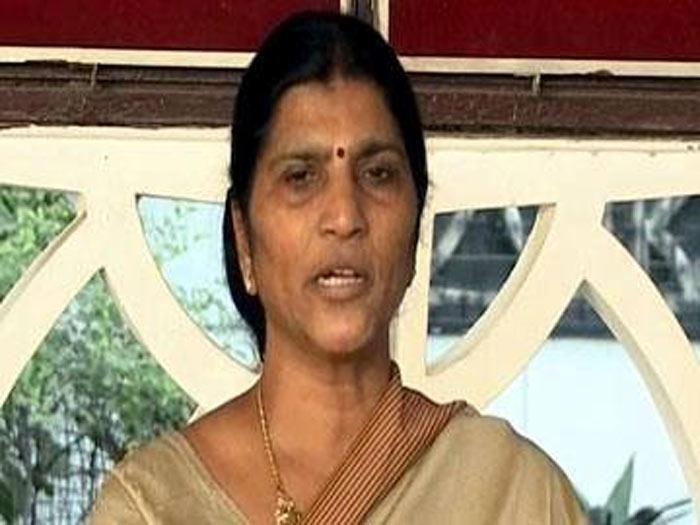 Lakshmi Parvathi Sensasational Comments on Ganta Srinivas