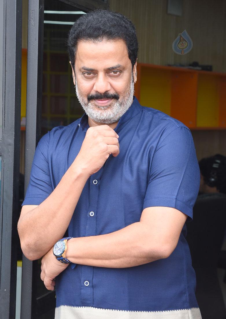Laughing Entertainer Crazy Uncles -Raja Ravindra