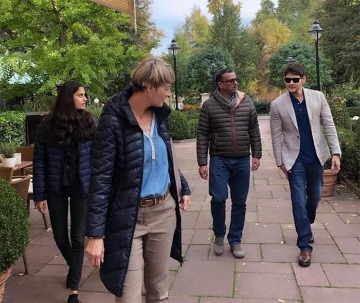 Mahesh Babu Leaked Pic Sensation in Social Media