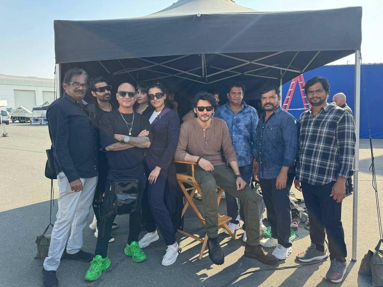 Mahesh off to Dubai for an AD shoot