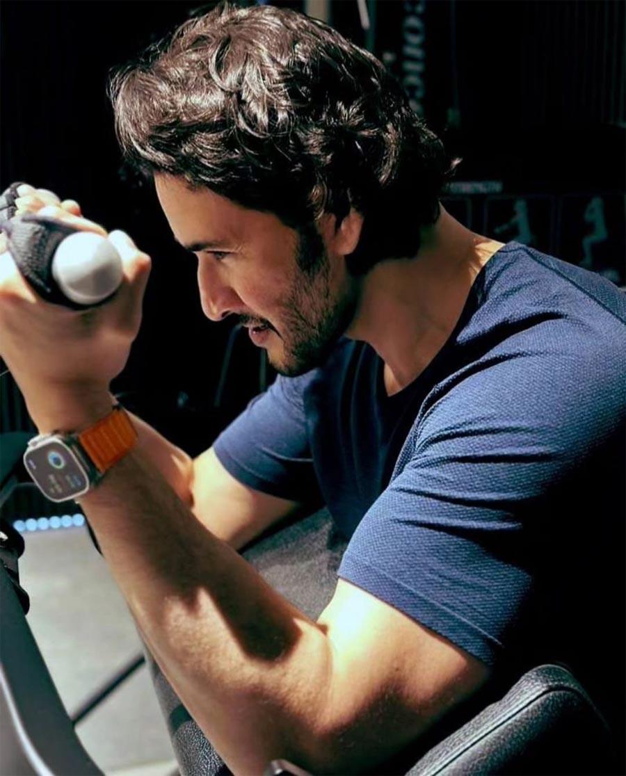 Mahesh sweating out in the gym