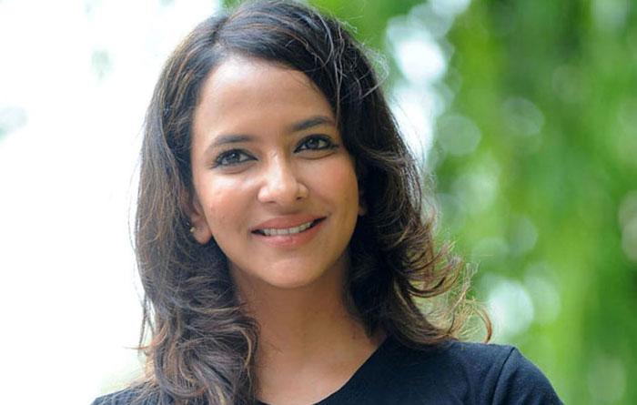 Manchu Lakshmi Comes with Chiranjeevi Veta