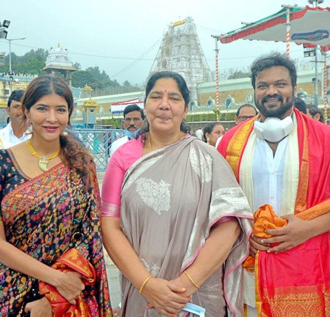 Manchu Manoj, Lakshmi at Tirupati Balaji Temple