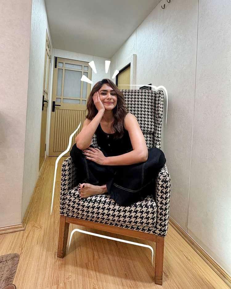 Massive trolling on Mrunal Thakur