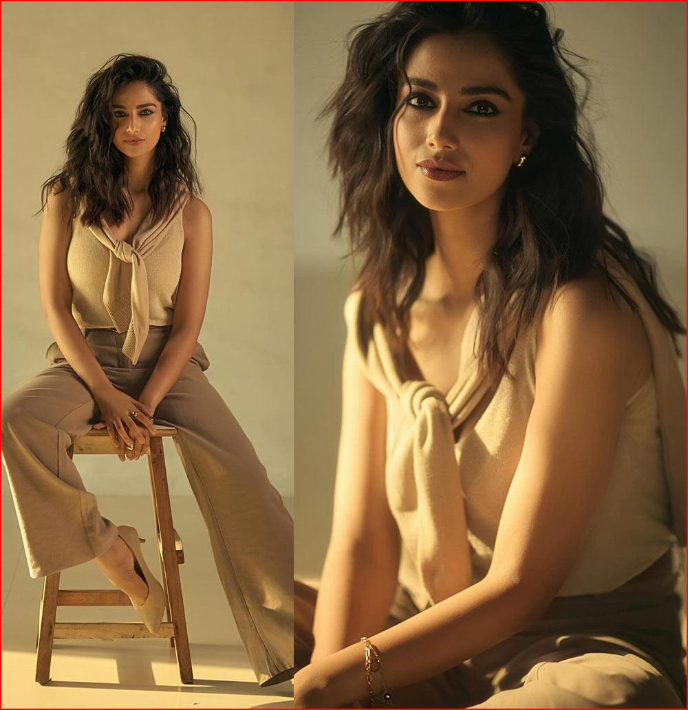 Meenakshi Chaudhary in Killing Looks