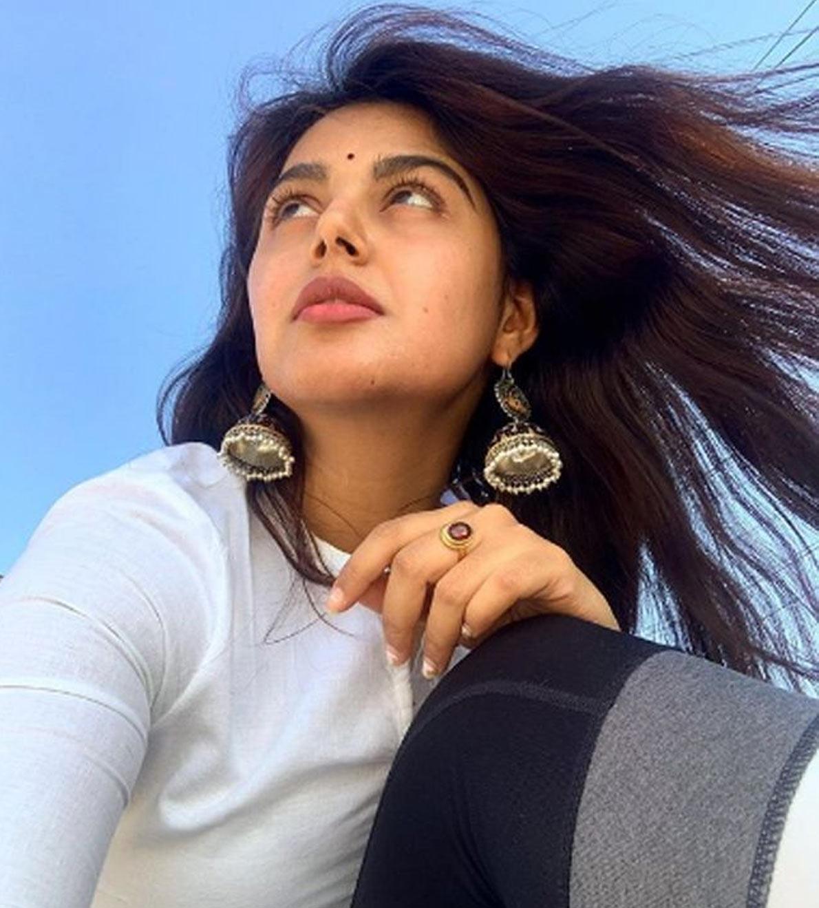Monal To Groove With Superstar?ajjar 