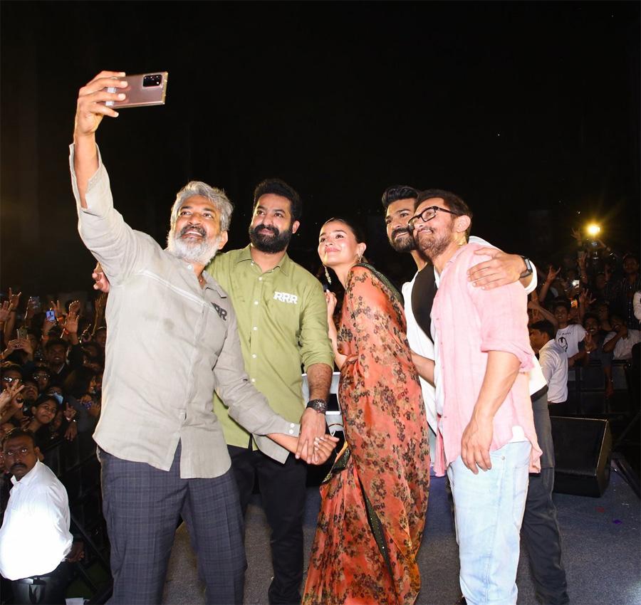 Mr Perfectionist Aamir Khan with team RRR Movie