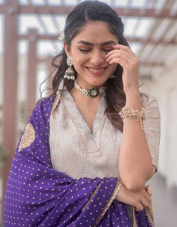 Mrunal Thakur demand for a big paycheck?