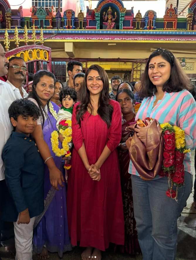 Mrunal Thakur Pooja at Balkampet Yellamma Temple