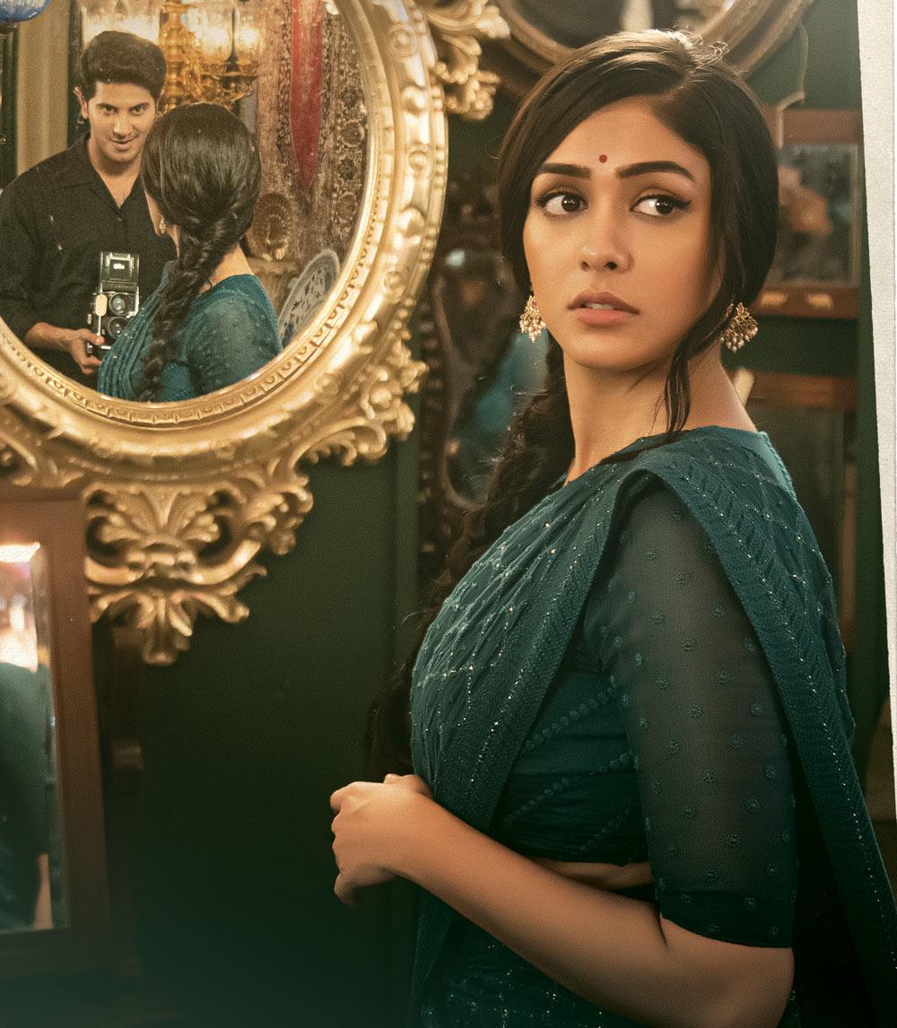 Mrunalini Thakur As Lieutenant RAM Sita In Dulquer Salmaan Film