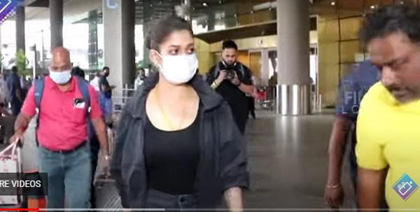 Nayanthara spotted at Mumbai Airport