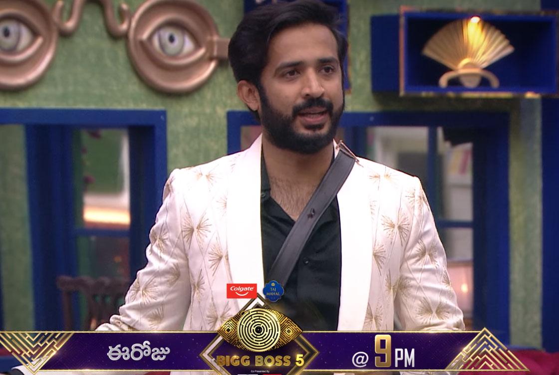 Netizens Troll Bigg Boss Contestant Anchor Ravi Family