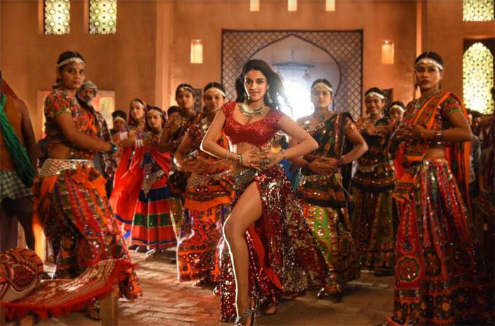 Nidhhi Agerwal from â€˜iSmart Shankarâ€™ Song Shoot