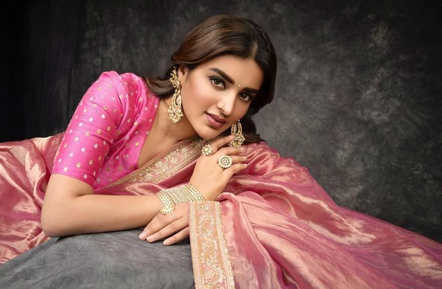 Nidhi Agarwal stunning look viral