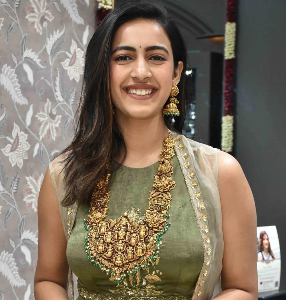 Niharika ignores social media trolls