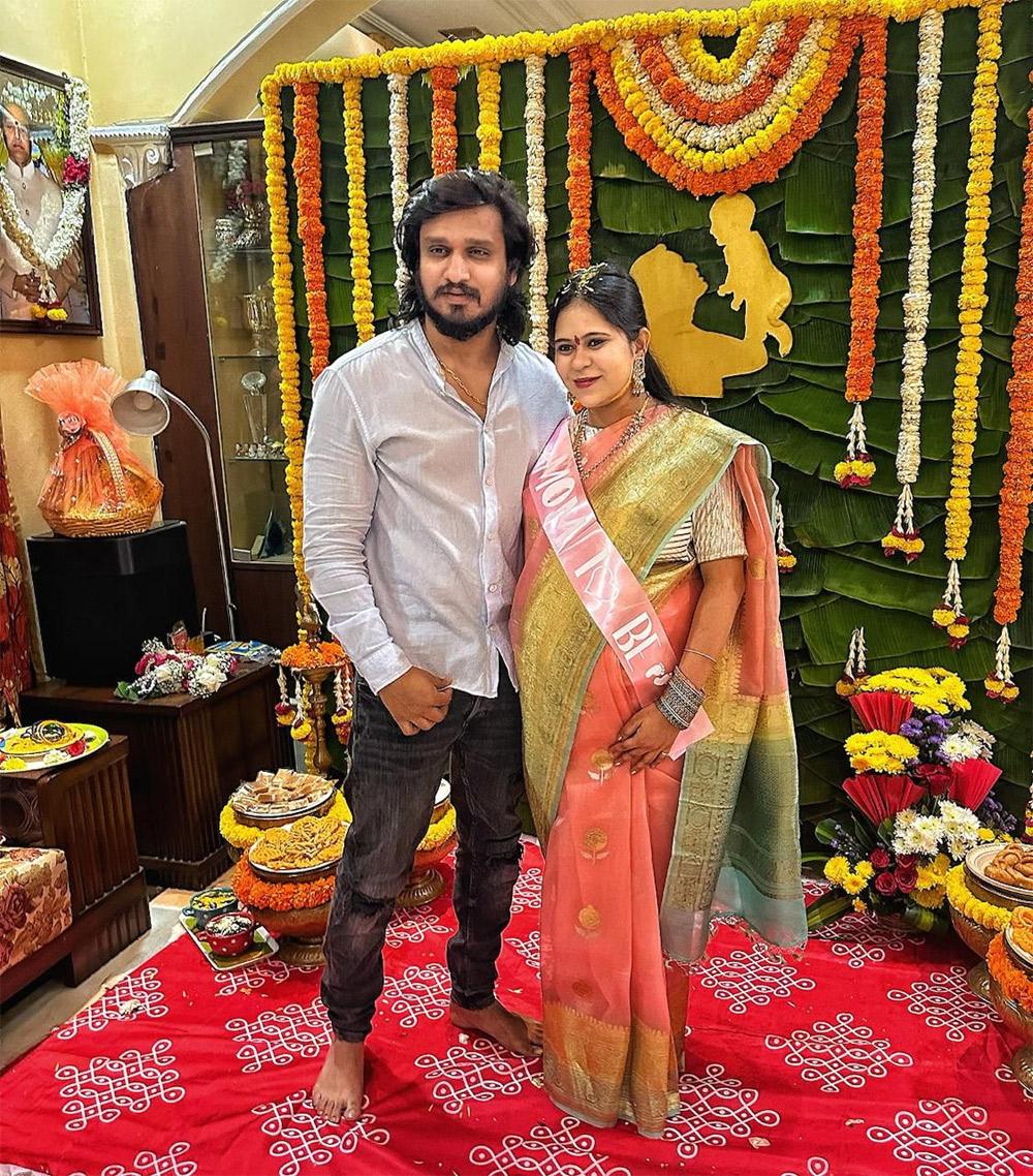 Nikhil Shares His Wife Pallavi BabyShower Pic