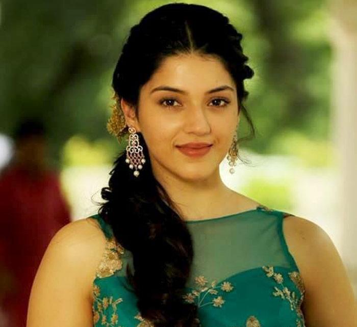 One more big chance to Mehreen Kaur