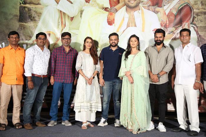 Oorantha Anukuntunnaru Teaser Released