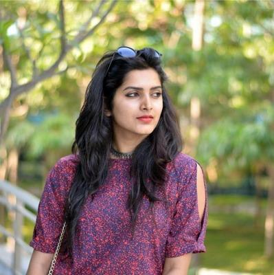 Pavani Gangireddy feltbad in loser first day shoot..