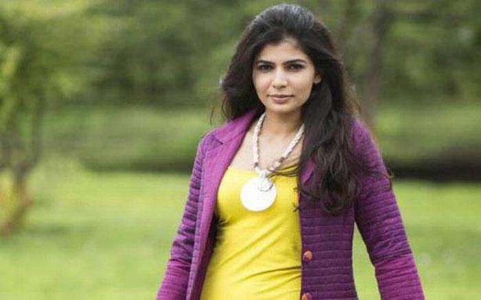 Pawan Kalyan fans Angry On Singer Chinmayi Sripada