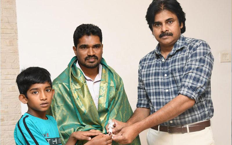 Pawan Kalyan Felicitates Marital arts trainer Prabhakar Reddy