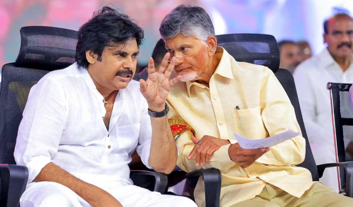 Pawan Kalyan Praises Chandrababu Naidu