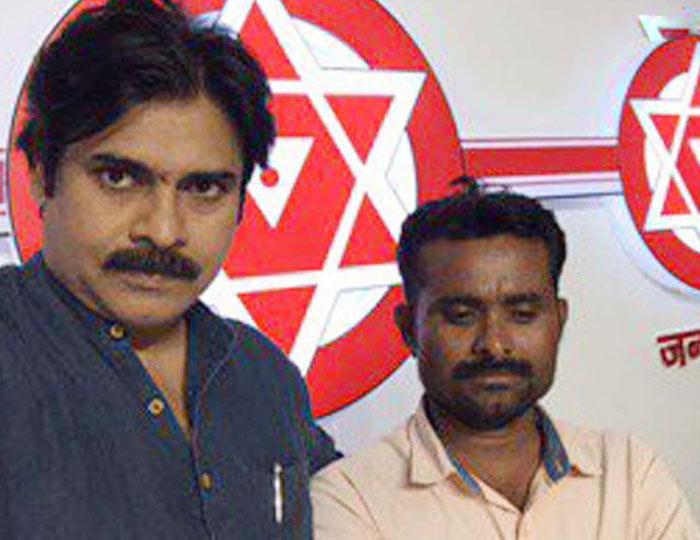 Pawan Kalyan Selfie with Nimmala Veeranna 