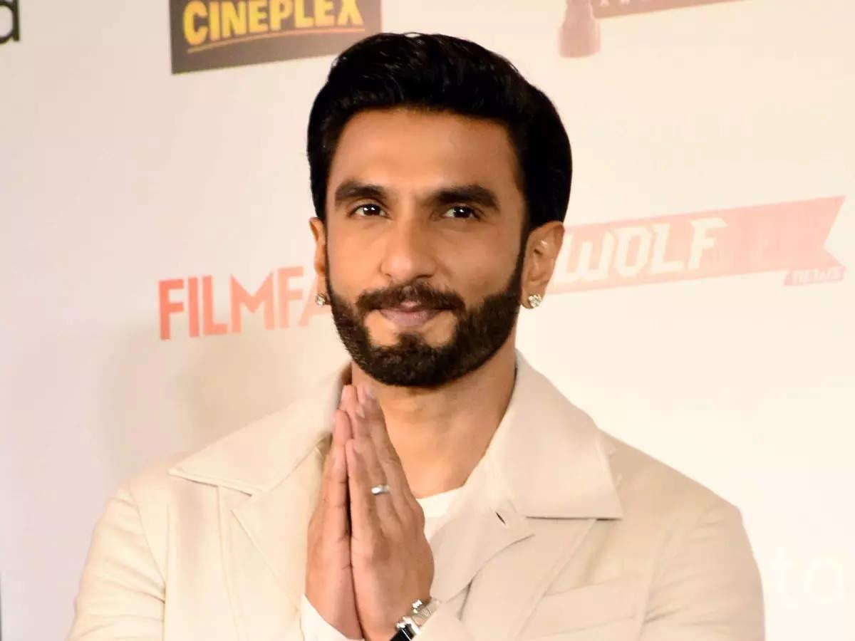 Photo was morphed, Ranveer Singh tells to mumbai cops