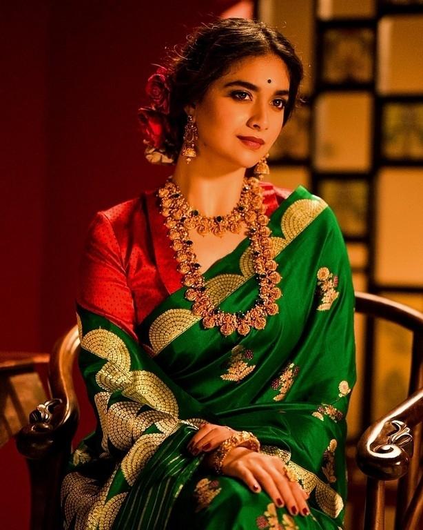 Pic Talk: Keerthy Suresh Vintage Look