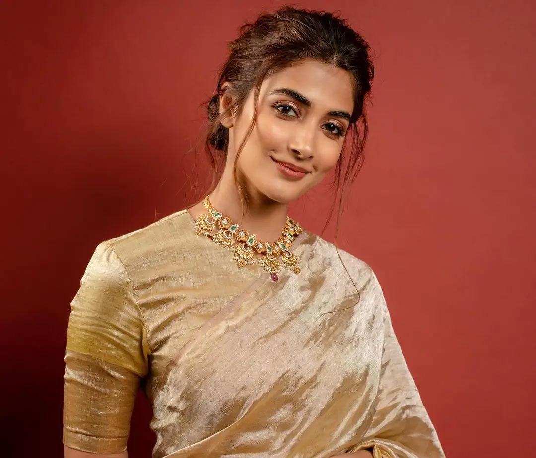 Pooja Hegde And Her Team Rubbish The Rumors Of Cosmetic Surgery